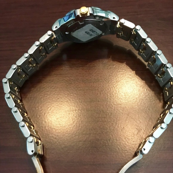 Ladies 2-Tone watch, like new!! main image 5